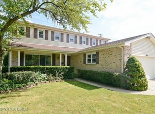 750 W Whitegate Ct, Mount Prospect, IL 60056