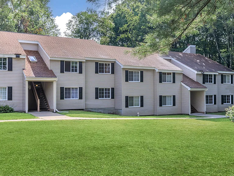 Foxrun Apartments — Photo 5