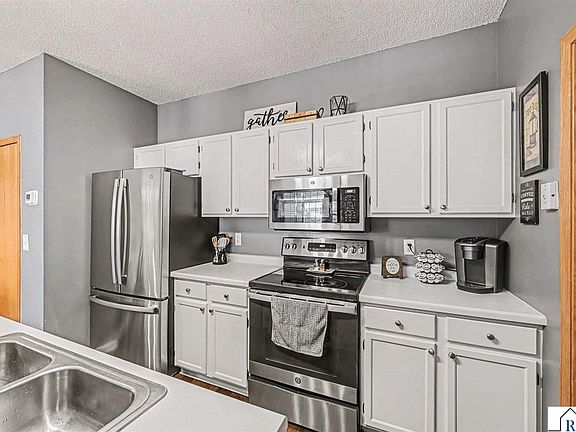 2nd image of 17900 Cobblestone Way