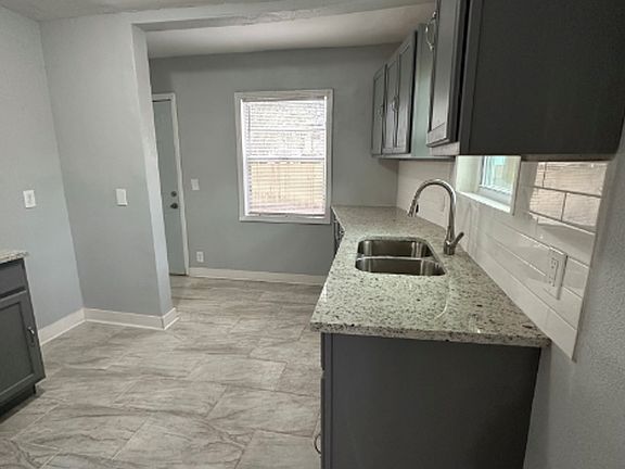5th image of 1553 W 34th St