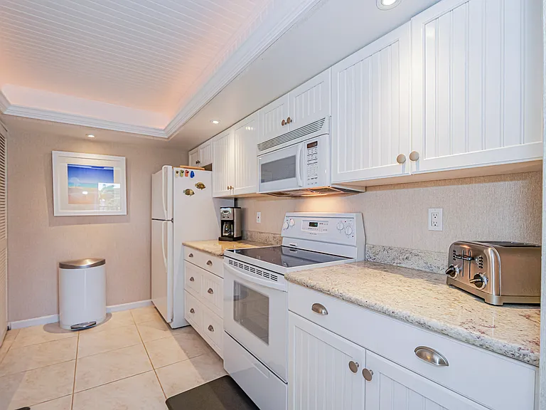 1700 Ocean Dr #302V — Photo 18