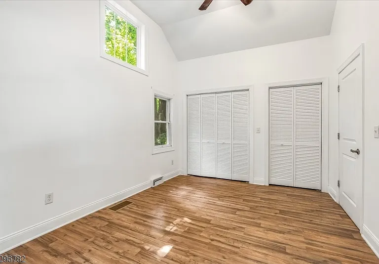 132 Sparta Ave — Photo 8