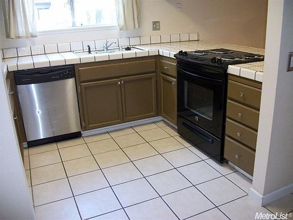 3rd image of 2315 Bridlewood Dr