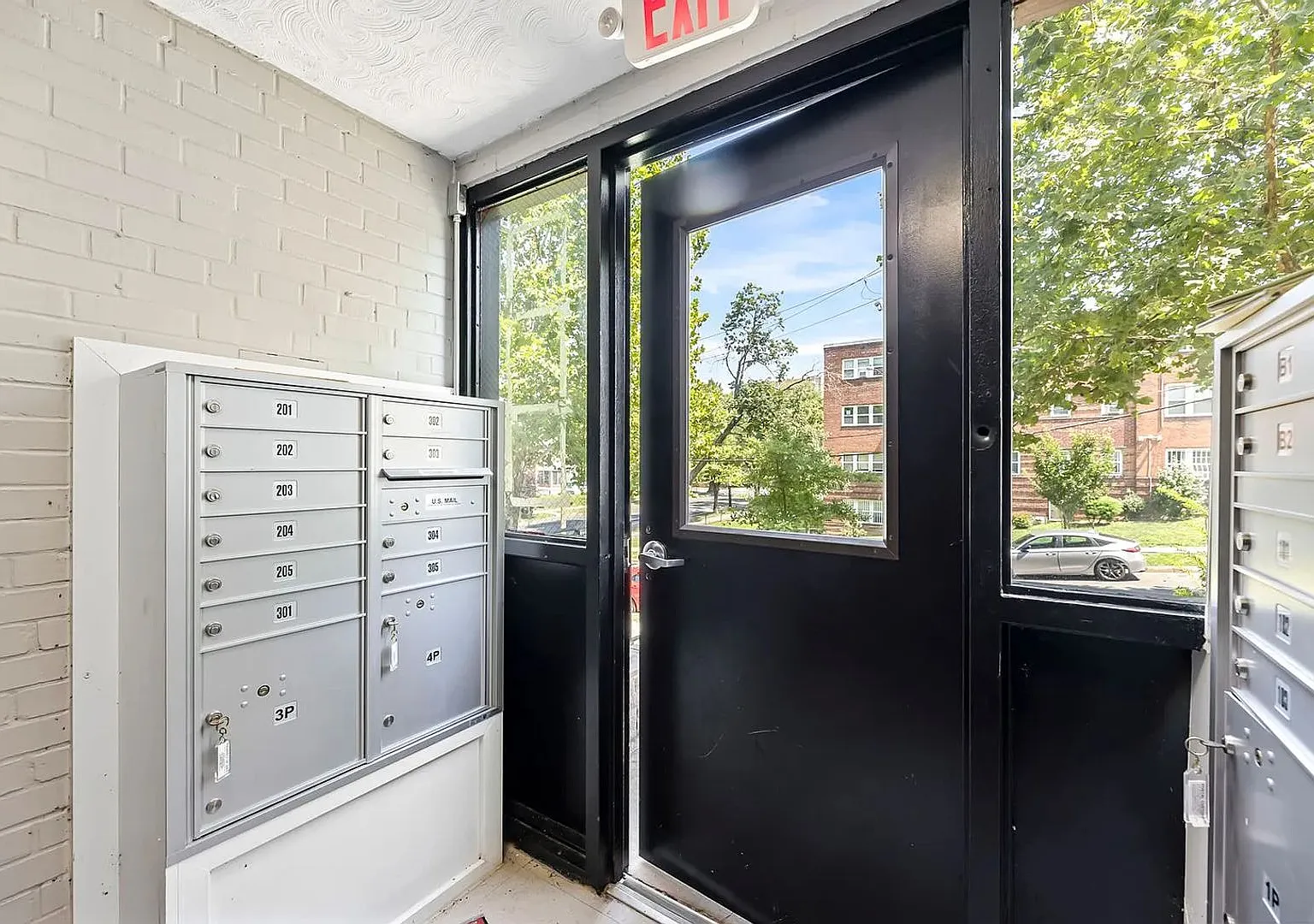 For Rent Modern Apartments in Southeast DC 1953 19th Pl SE, Washington, DC 20020 — Photo 2
