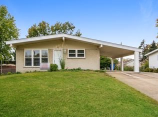 440 Falcon Dr, Florissant, MO 63031
