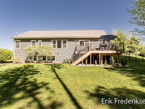 4th image of 13079 Cedarberry Ave