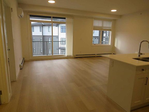 5th image of 70 SW Sage Hill Walk NW #403