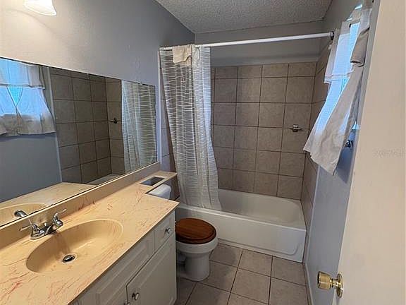 3rd image of 4027 Bianca St