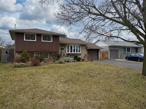 61 Prince Philip Dr, Saint Catharines, ON L2N 3H9