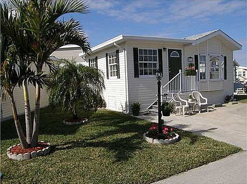 1st image of 216 Nettles Blvd