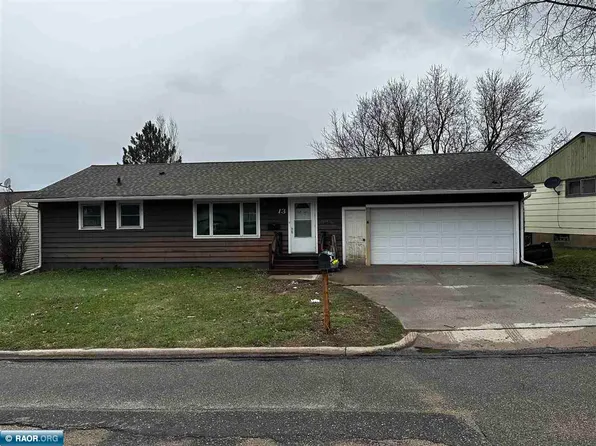 13 Knob Hill Dr, Virginia, MN 55792