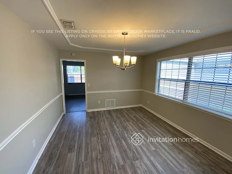 4084 E Briarforest Rd — Photo 3