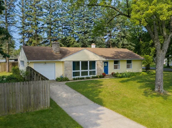 1734 Campeau St, South Bend, IN 46617