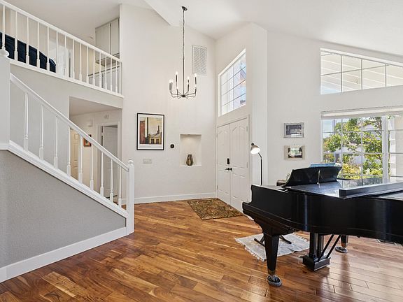 4th image of 770 Miramonte Street