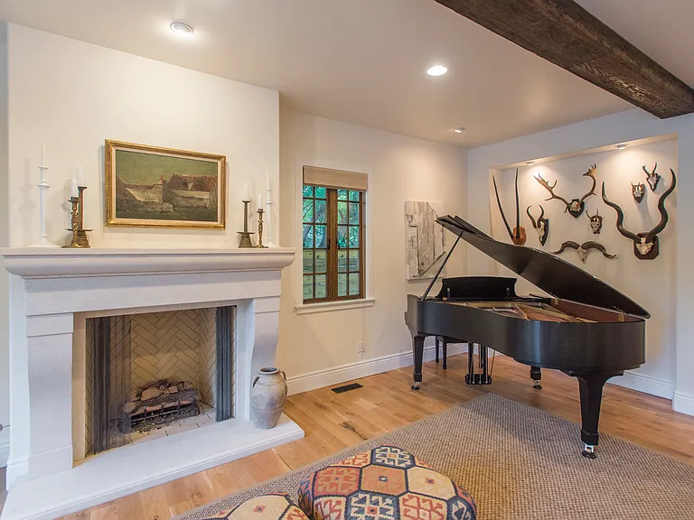 1625 E Warm Springs Ave — Photo 8