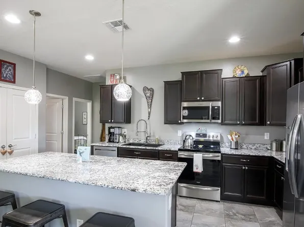 8445 N 61st Ln, Glendale, AZ 85302