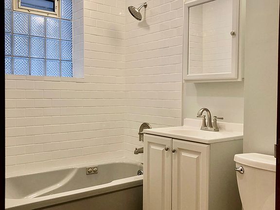 4th image of 2157 W Cuyler Ave #G
