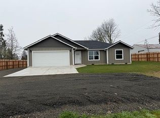 754 SE Hall St, Winston, OR 97496