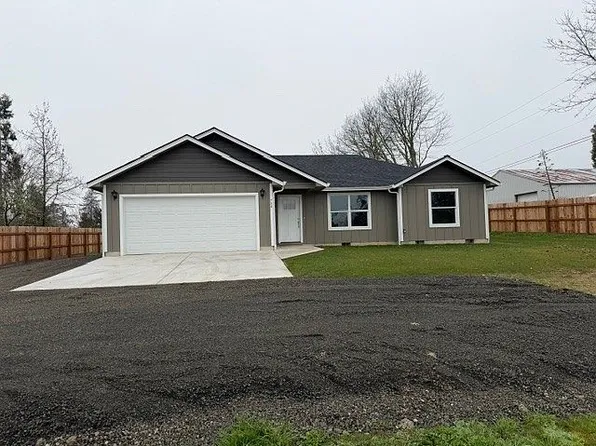754 SE Hall St, Winston, OR 97496