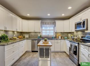 1629 Post Dr, Omaha, NE 68114