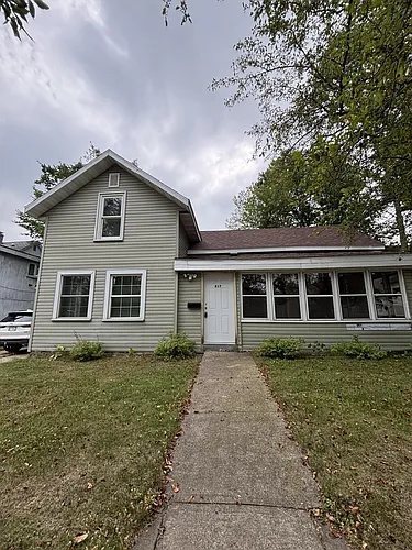 417 N 1st Ave Photo 1