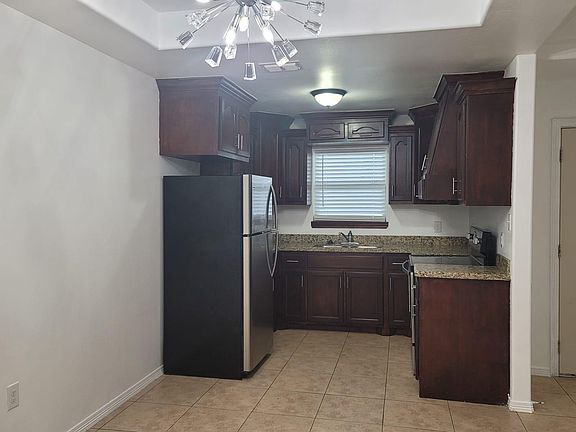 2nd image of 139 Kleberg Ave Unit A