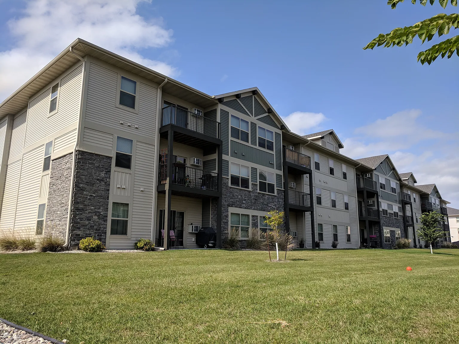 Aspen Trail Apartments — Photo 1