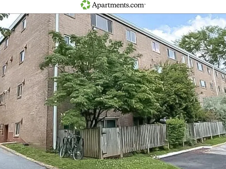 4570 Macarthur Blvd NW #208 — Photo 2