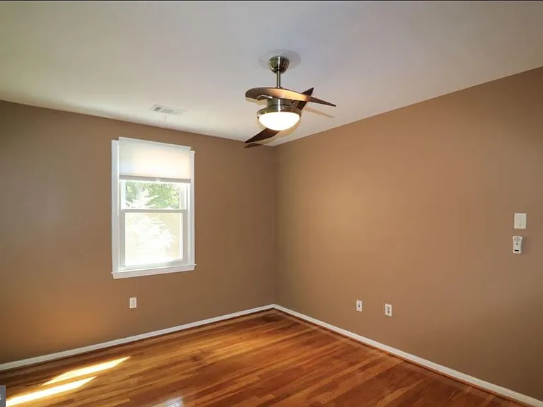 553 Monet Dr — Photo 12