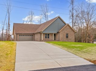 940 Palmyra Rd, Clarksville, TN 37040