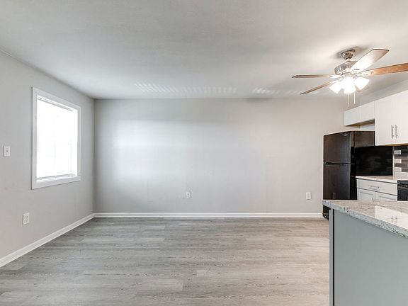4th image of 37 Labrook Dr APT 6
