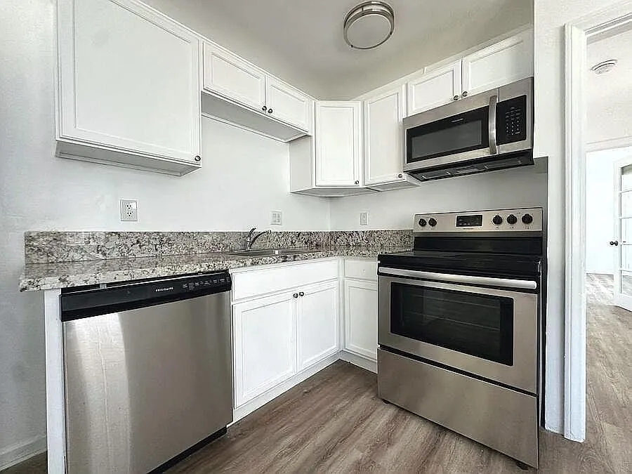 1 bed, 1.0 bath, 1000 sqft, $3,200 — Photo 4