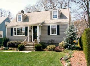 738 Reef Rd, Fairfield, CT 06430