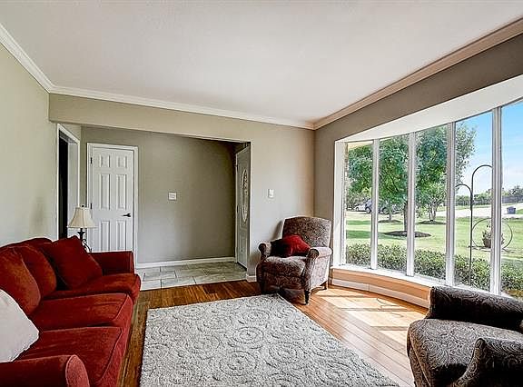 4th image of 1 Glencove Cir