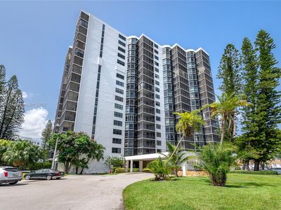 20100 W Country Club Dr APT 709, Aventura, FL, 33180