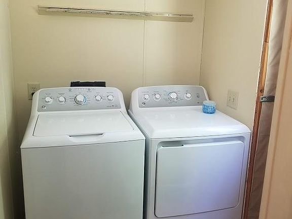 2nd image of 4562 Cottonwood Ave