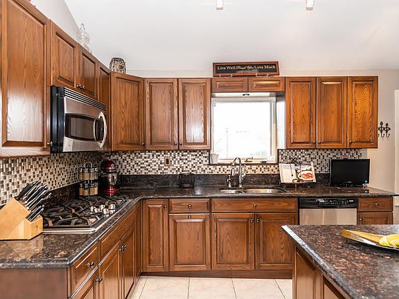 2nd image of 546 Rebecca Ln