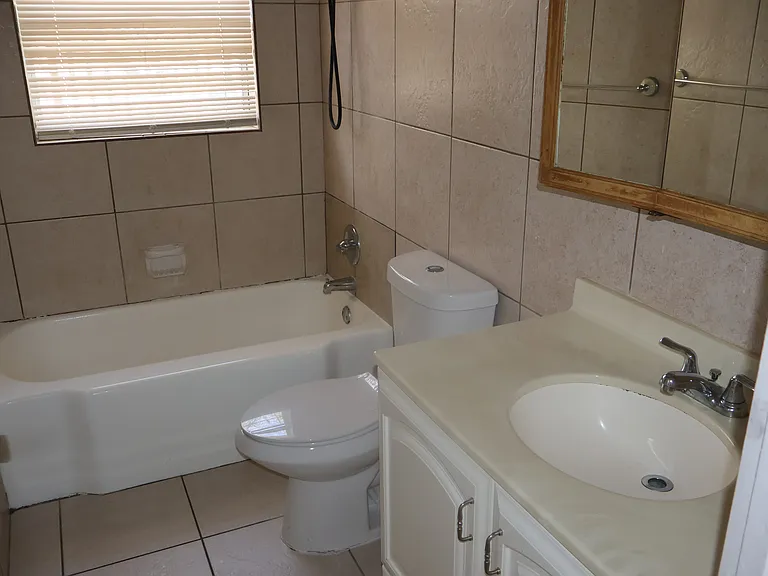 2411 W Lemon St #B — Photo 10