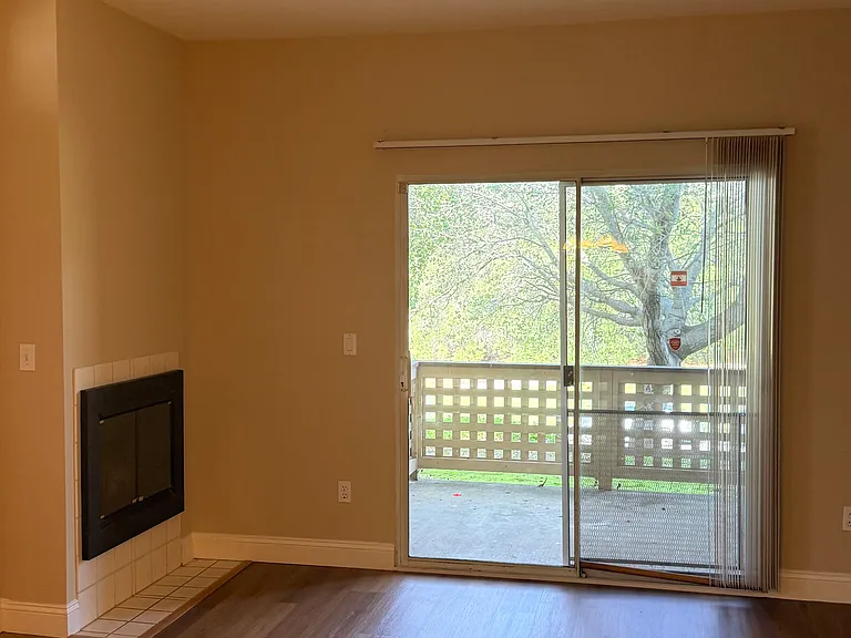 103 Tuscany Ct — Photo 12