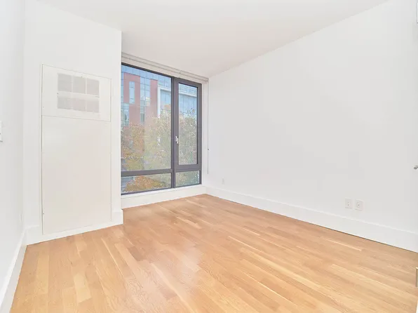 531 Myrtle Avenue image 8 of 19