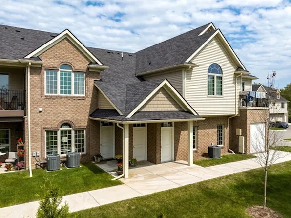Barrington Square Luxury Apartments, 2644 N Squirrel Rd #2670, Auburn Hills, MI 48326