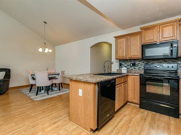 3rd image of 4457 Quail Trail Dr