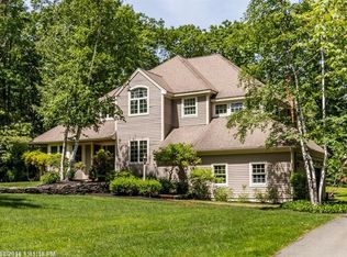 9 Mitchellwood Dr, Falmouth, ME 04105