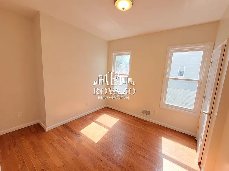 228 Wainwright St #1 — Photo 9