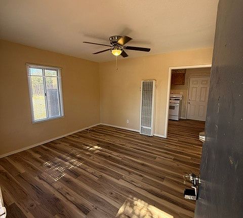 4th image of 1303 N Columbus Blvd #A