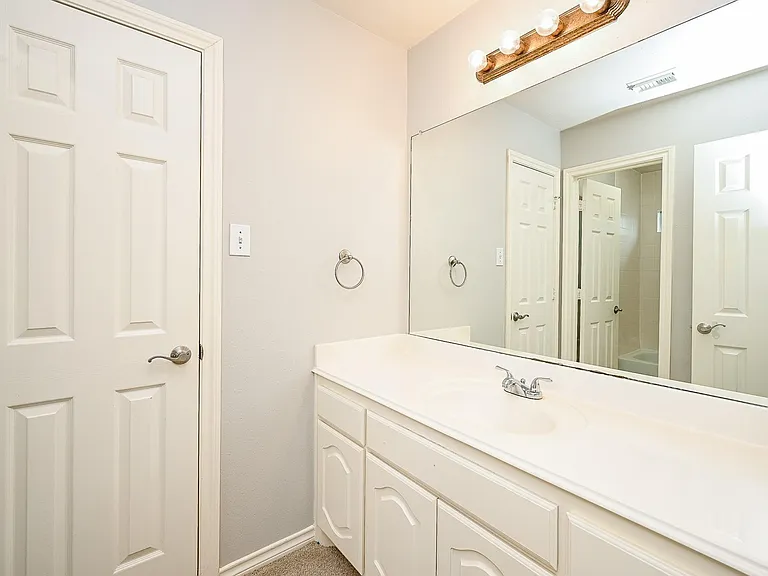 8135 Cove Timbers Ln — Photo 28