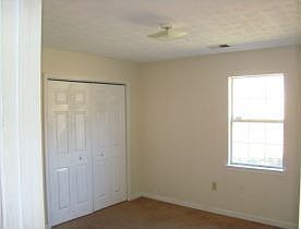 5th image of 35 Bachelor Rd