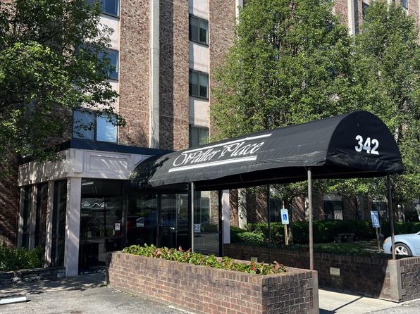 342 Waller Ave APT 2B