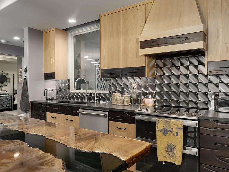 1353 W Lake Dr — Photo 8