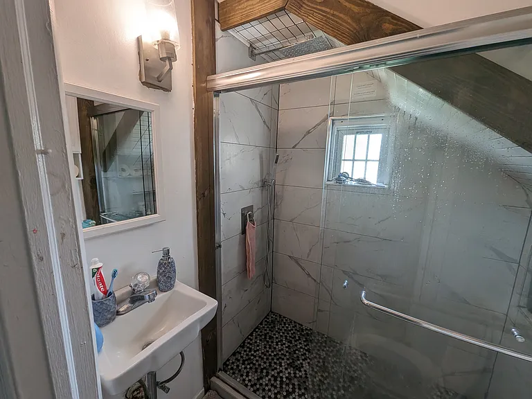 26 Lavergne St #2 — Photo 8